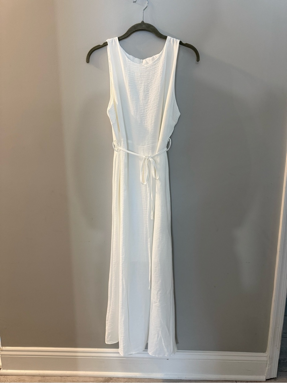 Sleeveless Bright White Maxi Dress with Waist Tie, M/6
